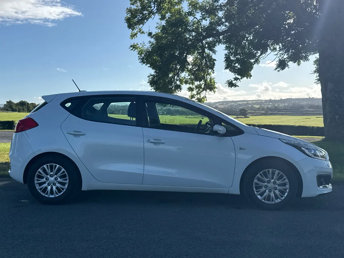 Kia Ceed 2018 EX 1.6 Diesel Low mileage - Image 3