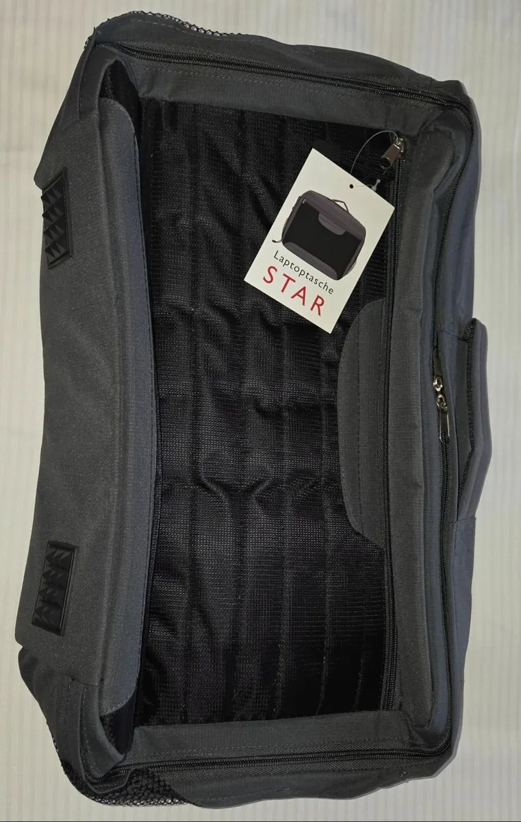 17" Laptop bag BNWT - Image 1