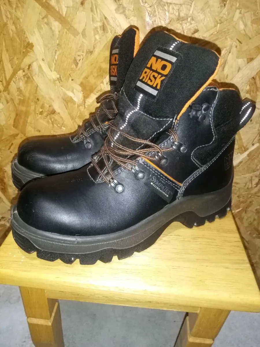 Boots - Image 1