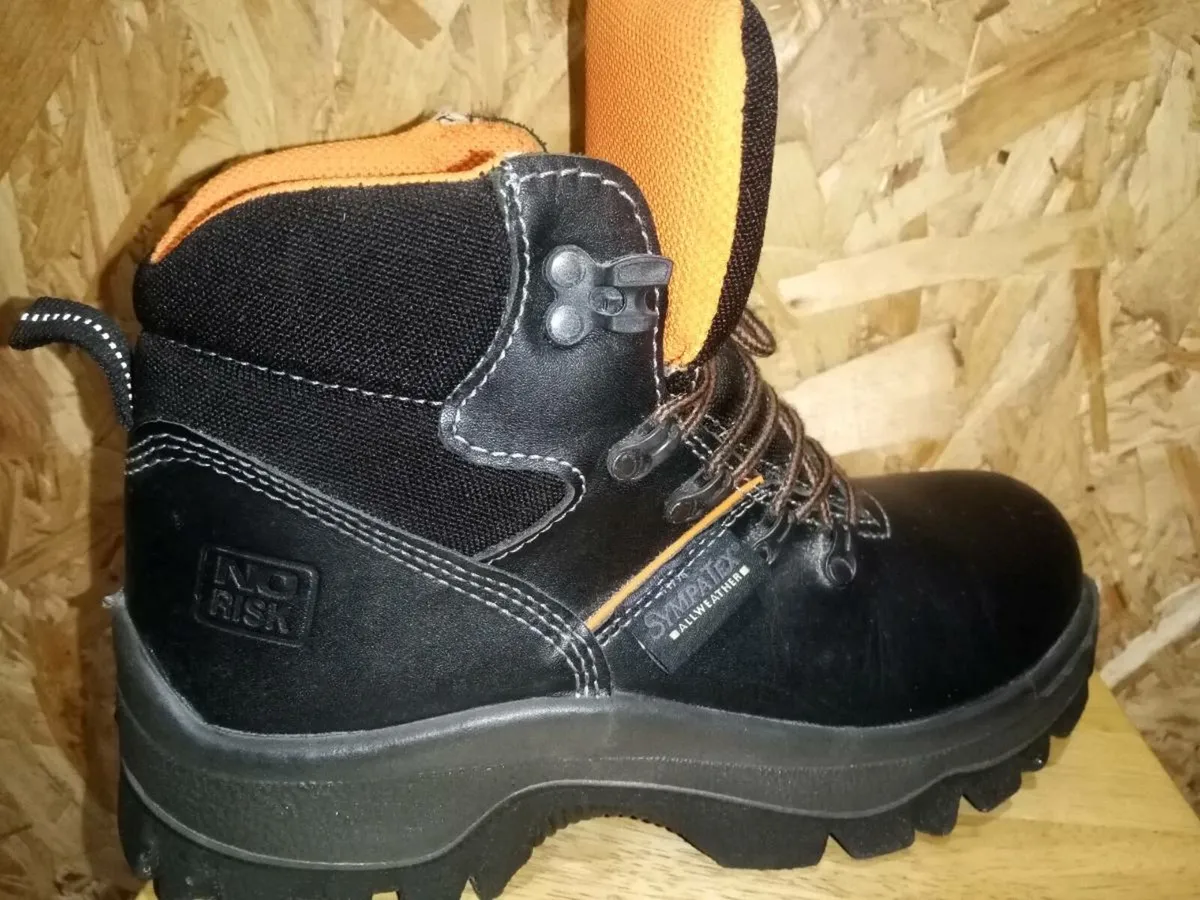 Boots - Image 3