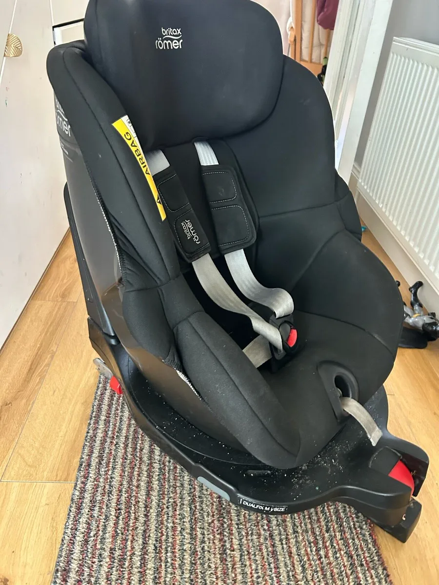 Car seat - rotating - Image 1