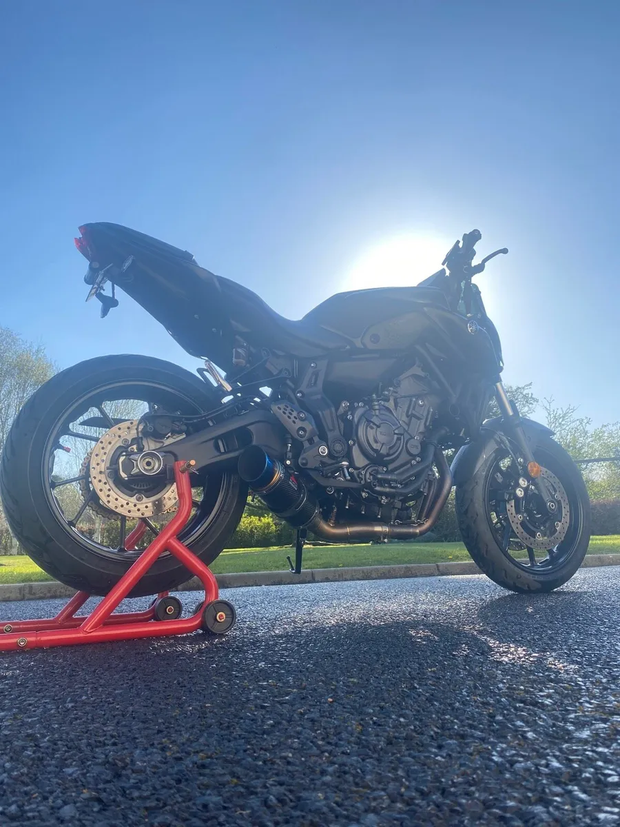 Yamaha MT 07 Motorbike 2023 - Image 4