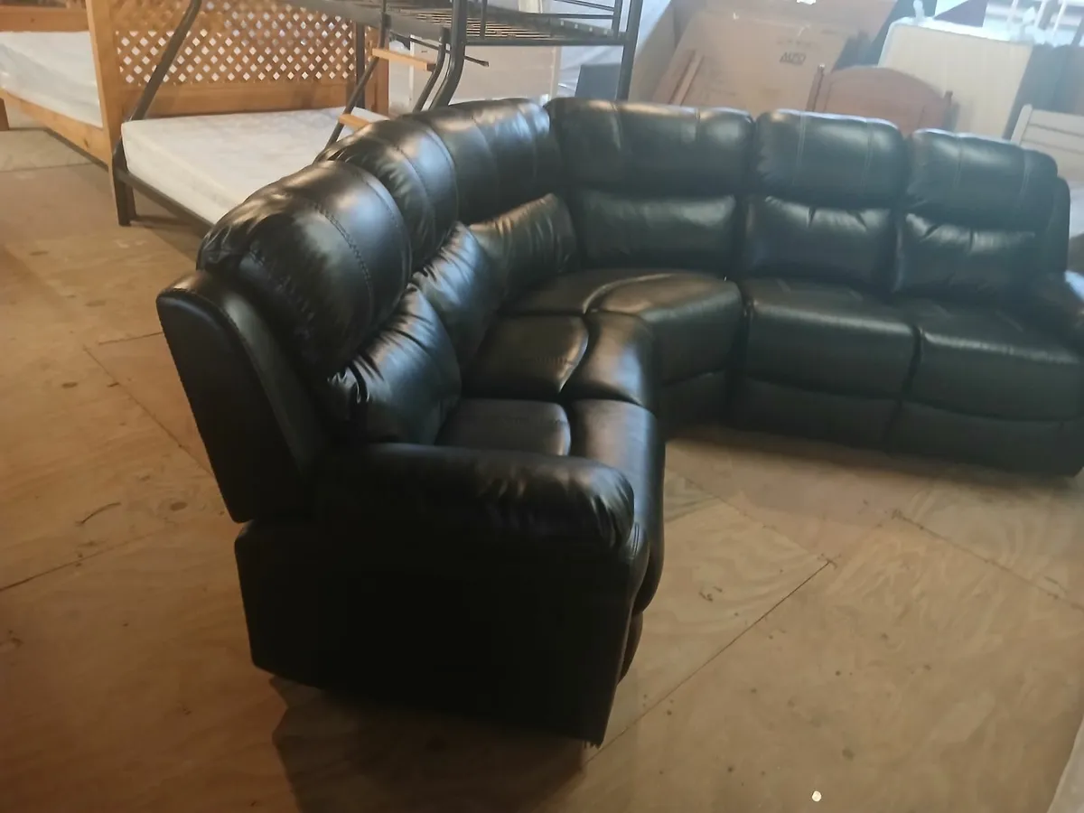Corner sofa - Image 1