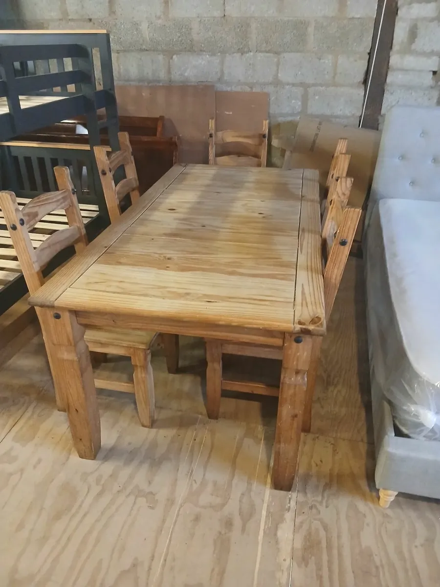 Table set - Image 2