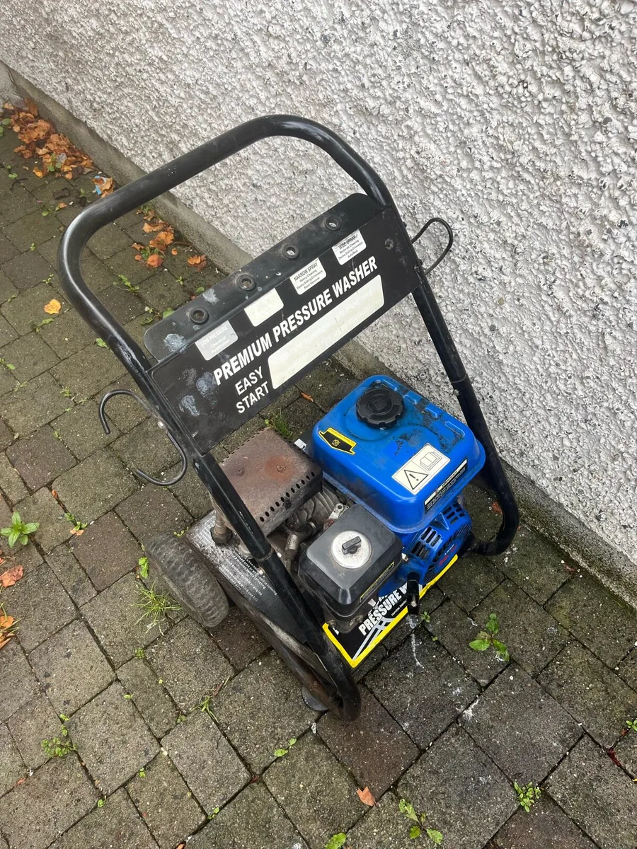 Petrol power washer - Image 1