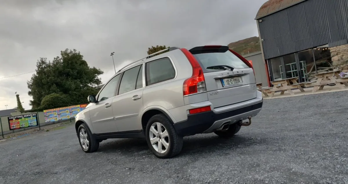 12 volvo Xc90 7 seats - Image 2