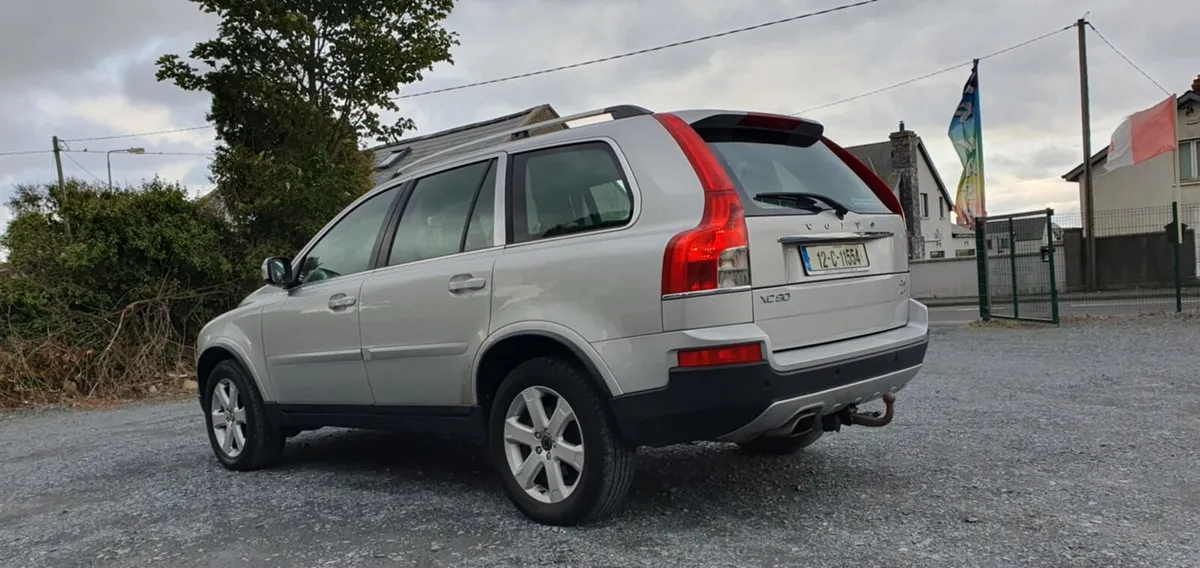 12 volvo Xc90 7 seats - Image 3