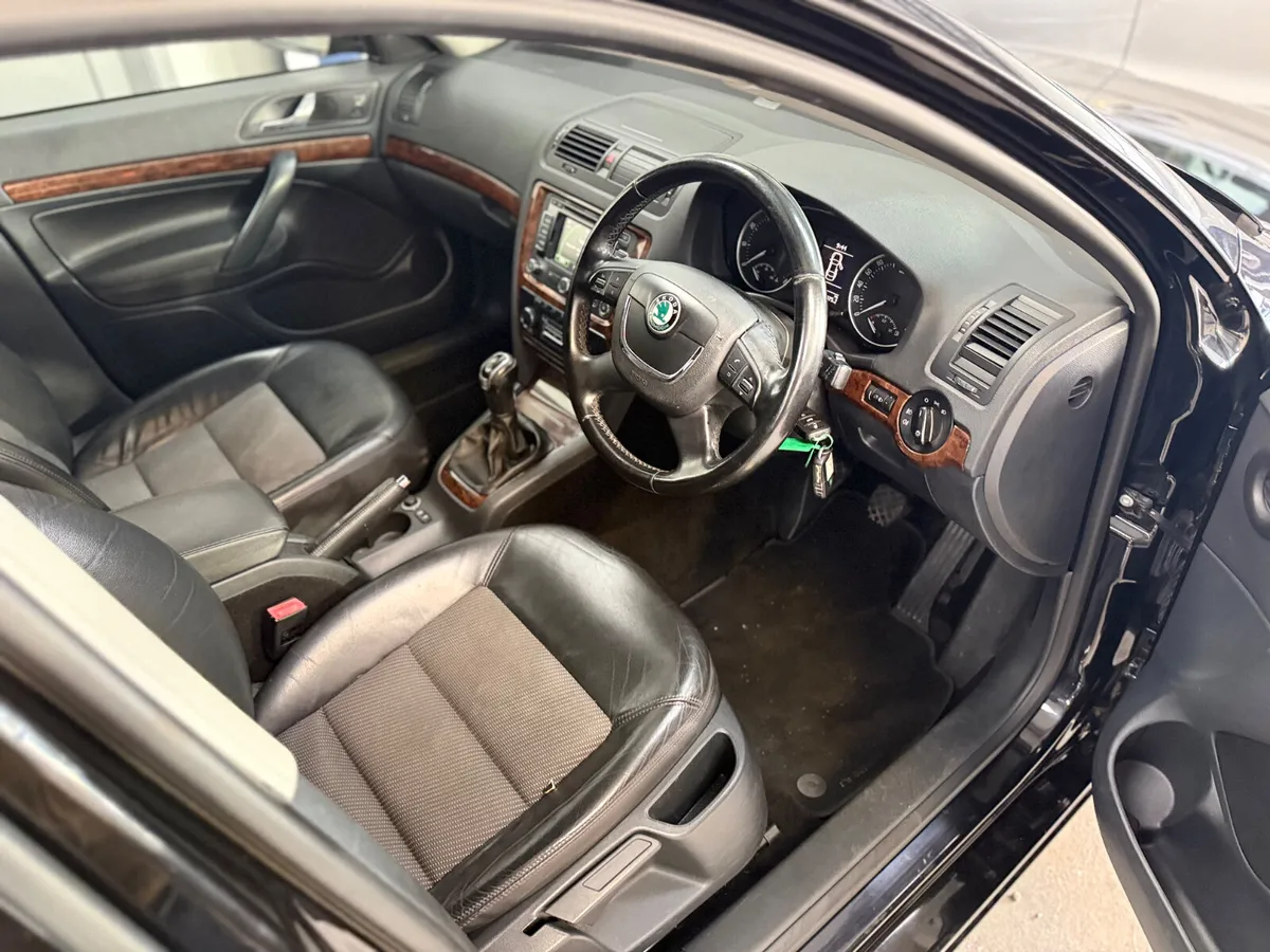 Skoda Octavia 2013 1.2TSI  EXCLUSIVE - Image 4