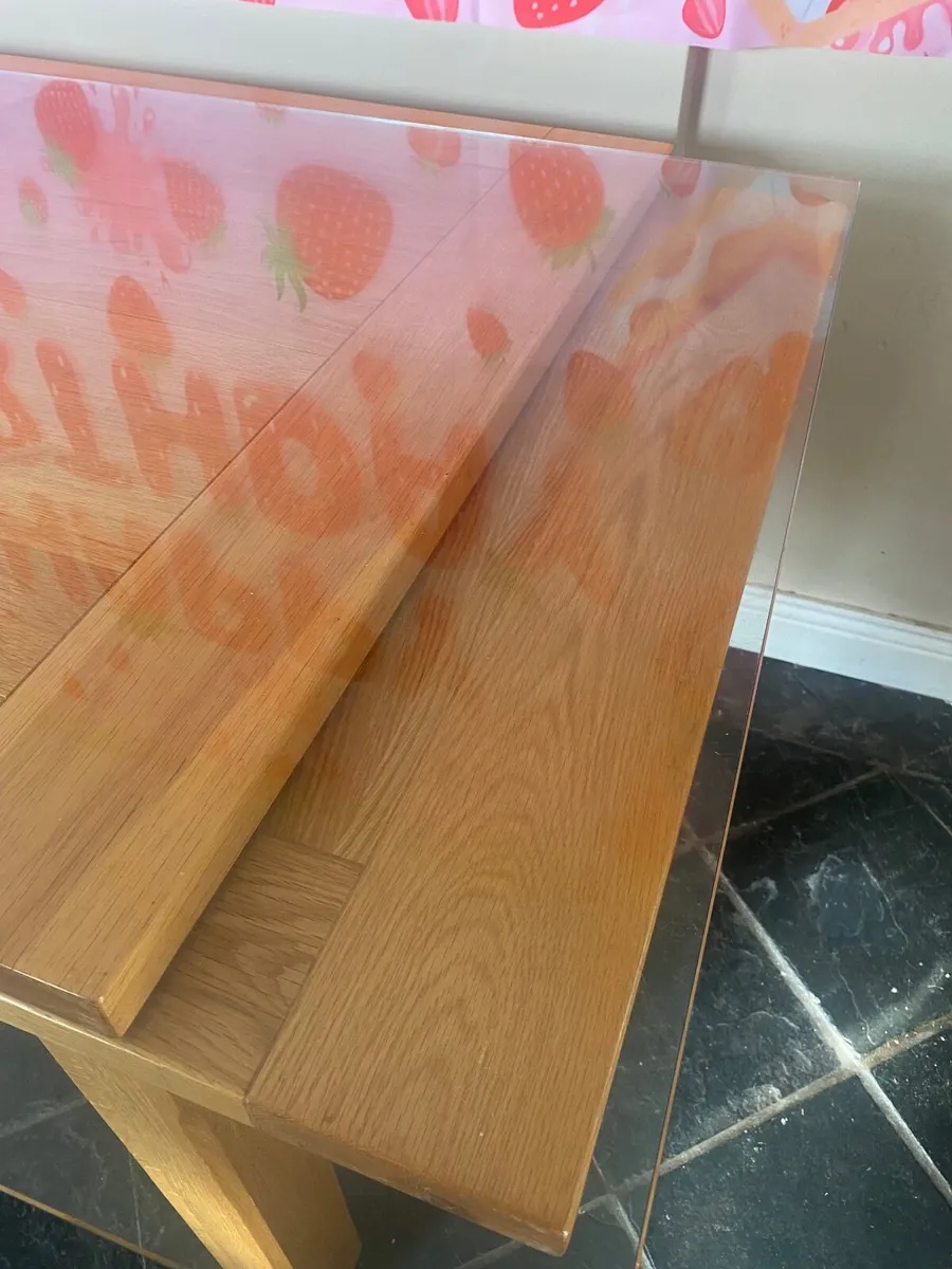 Oak kitchen table €259 - Image 2