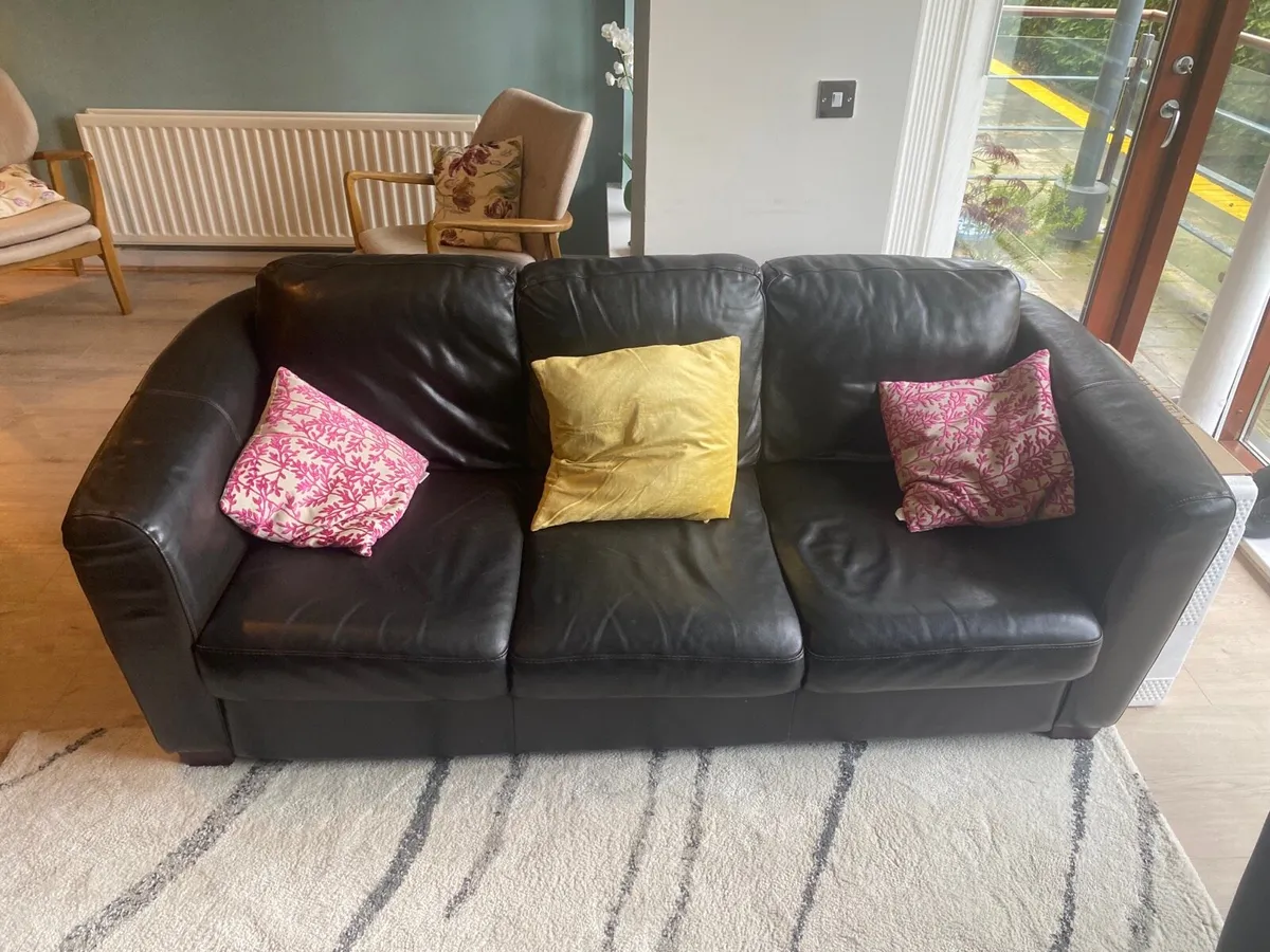 Free couch & armchairs - Image 2