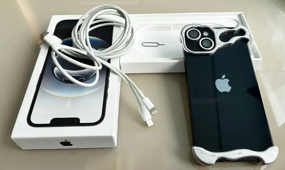 iPhone 14 & Chargers - Image 2