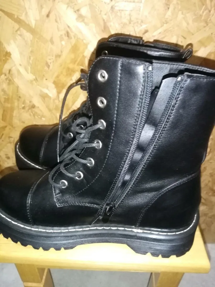 Boots - Image 3