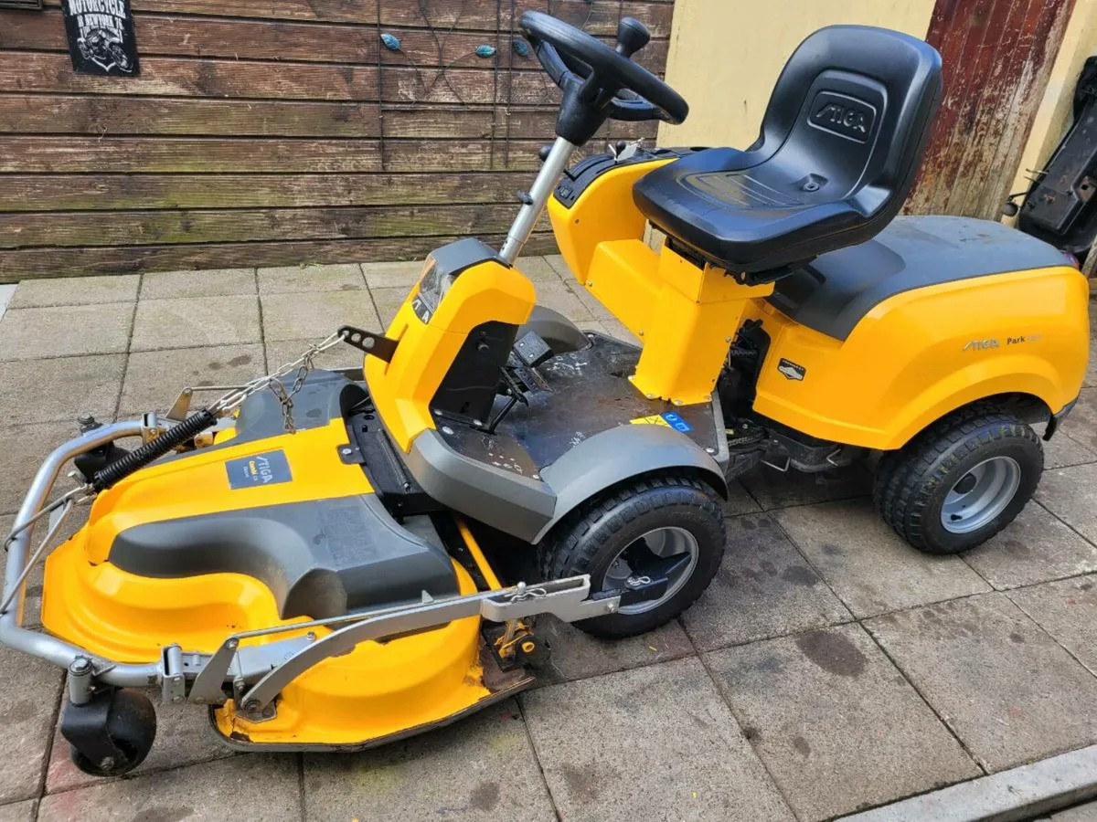 2016  stiga Park 420 pro - Image 1