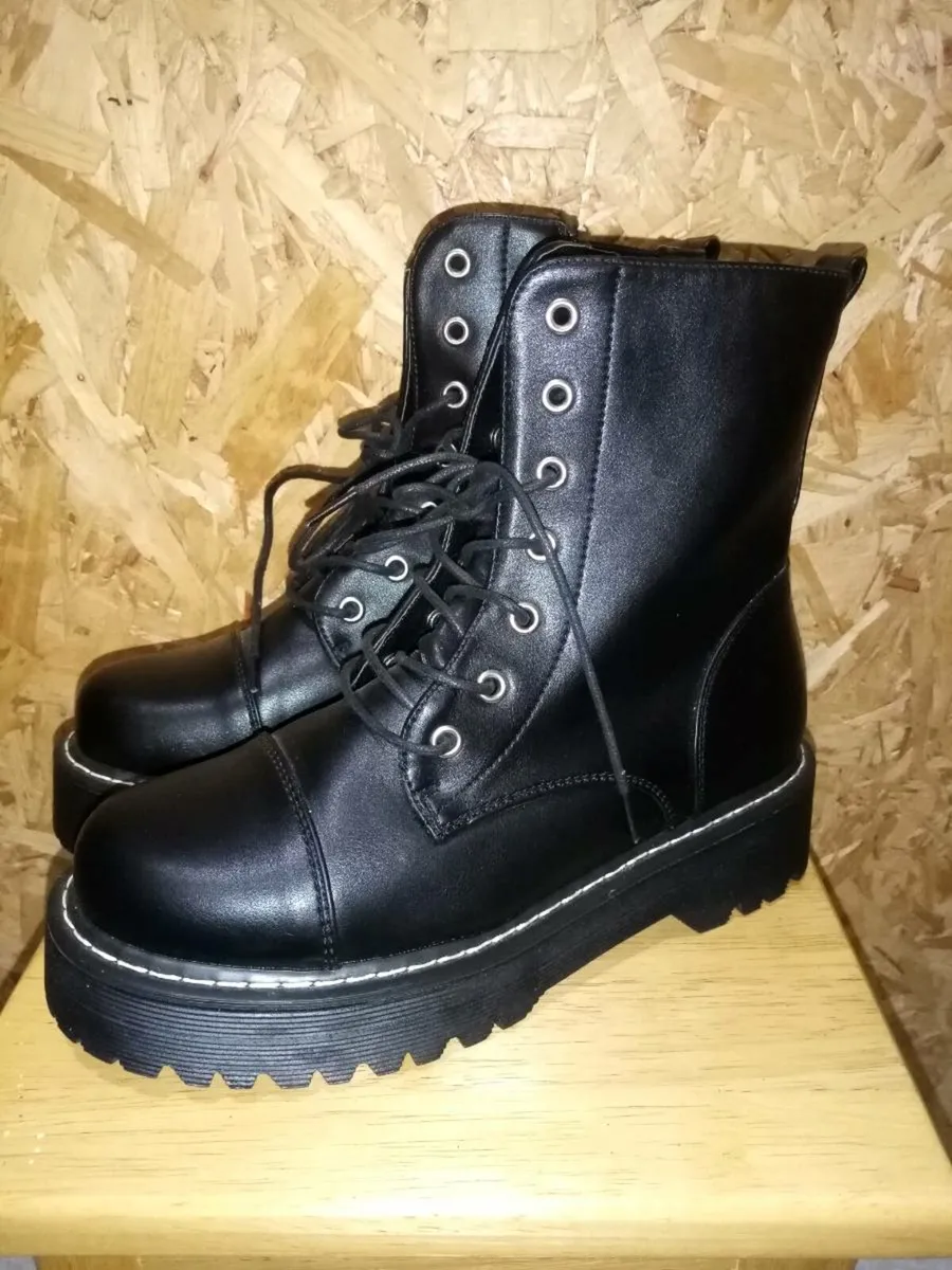 Boots - Image 1