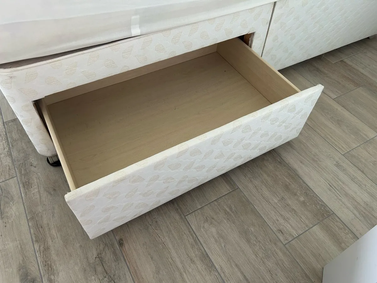 Double bed - Image 3