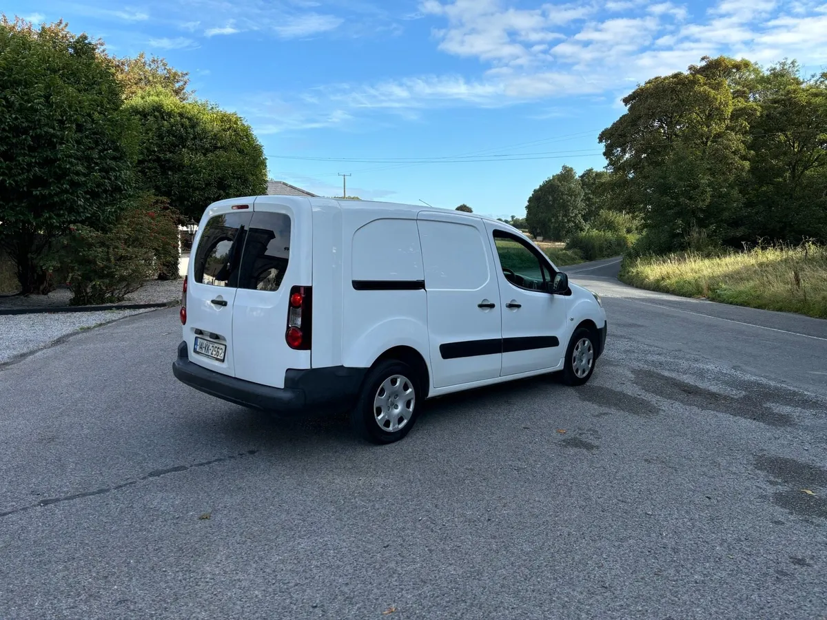 141 Peugeot Partner LWB Van - Image 3