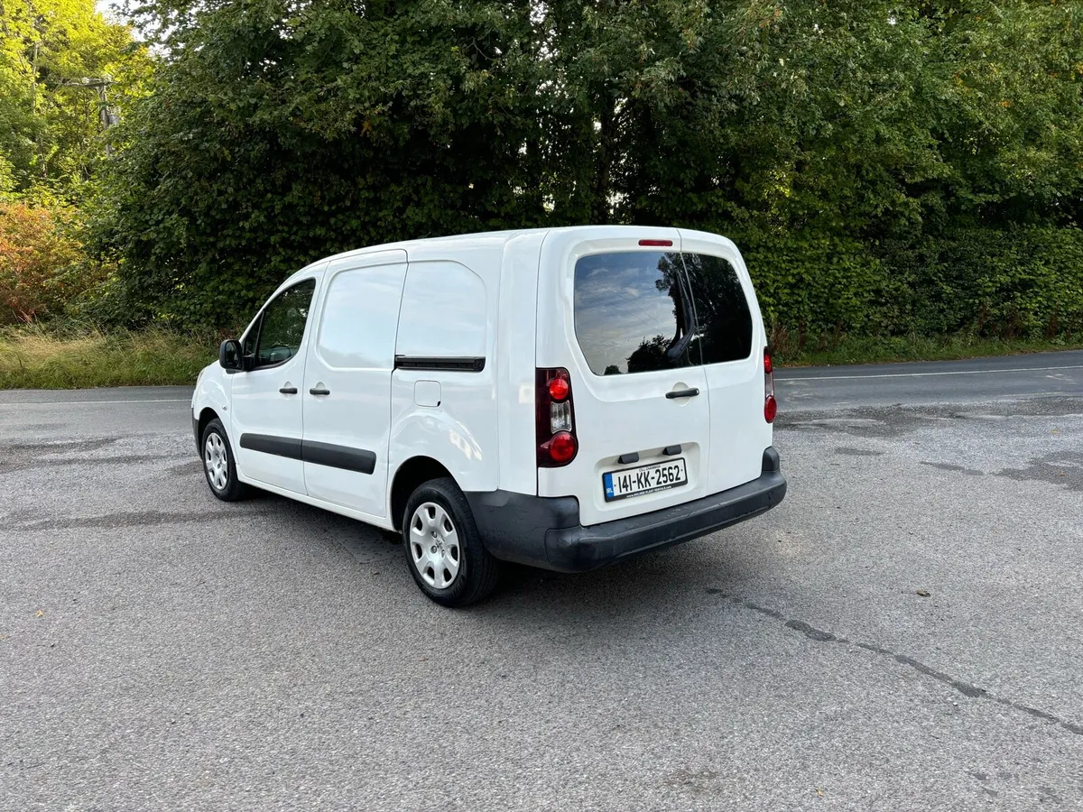 141 Peugeot Partner LWB Van - Image 4