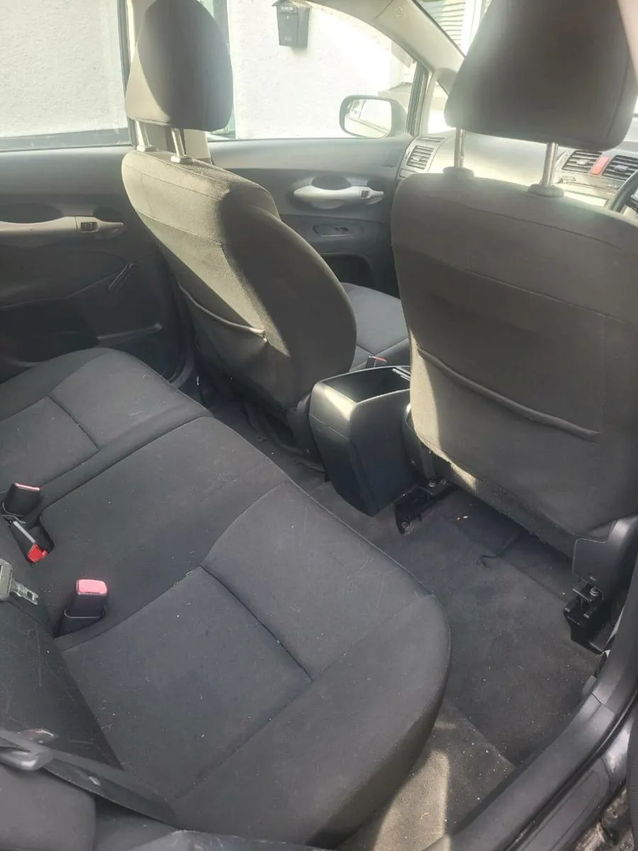 Car - Image 3