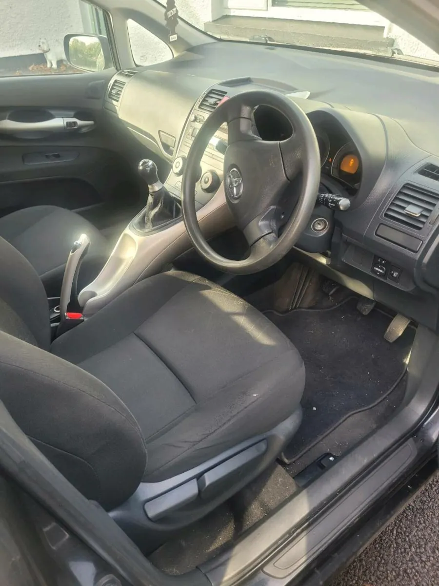 Car - Image 4