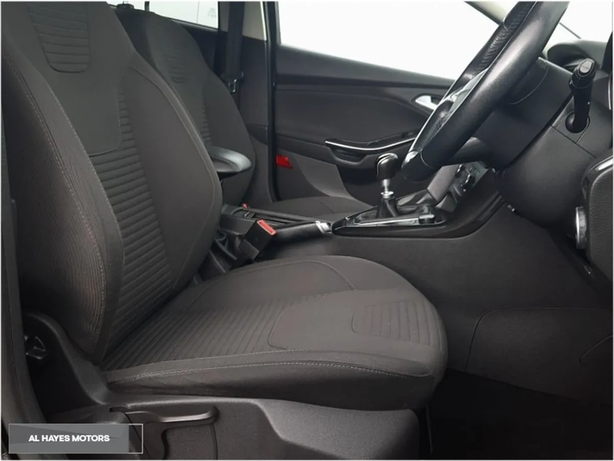 Ford Focus 1.5 Tdci 120PS Titanium Powershift - Image 4