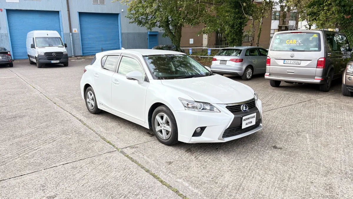 Lexus CT 1.8 Hybrid 2015 - Image 3