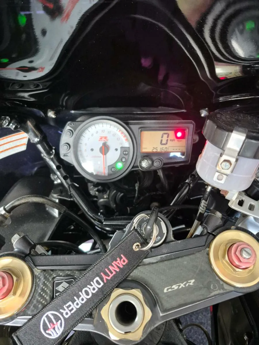 Suzuki gsxr open to offers - Image 4