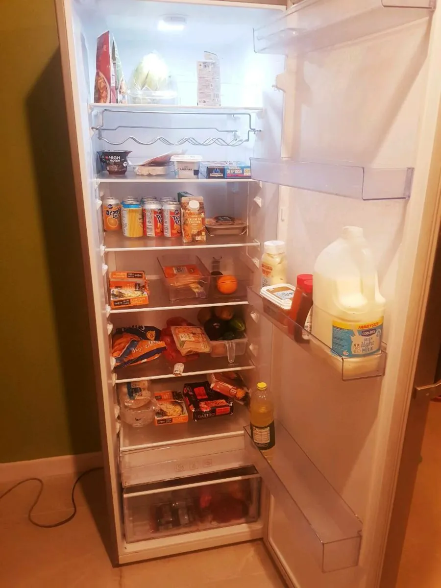 Big tall Beko fridge 1 year old - Image 4
