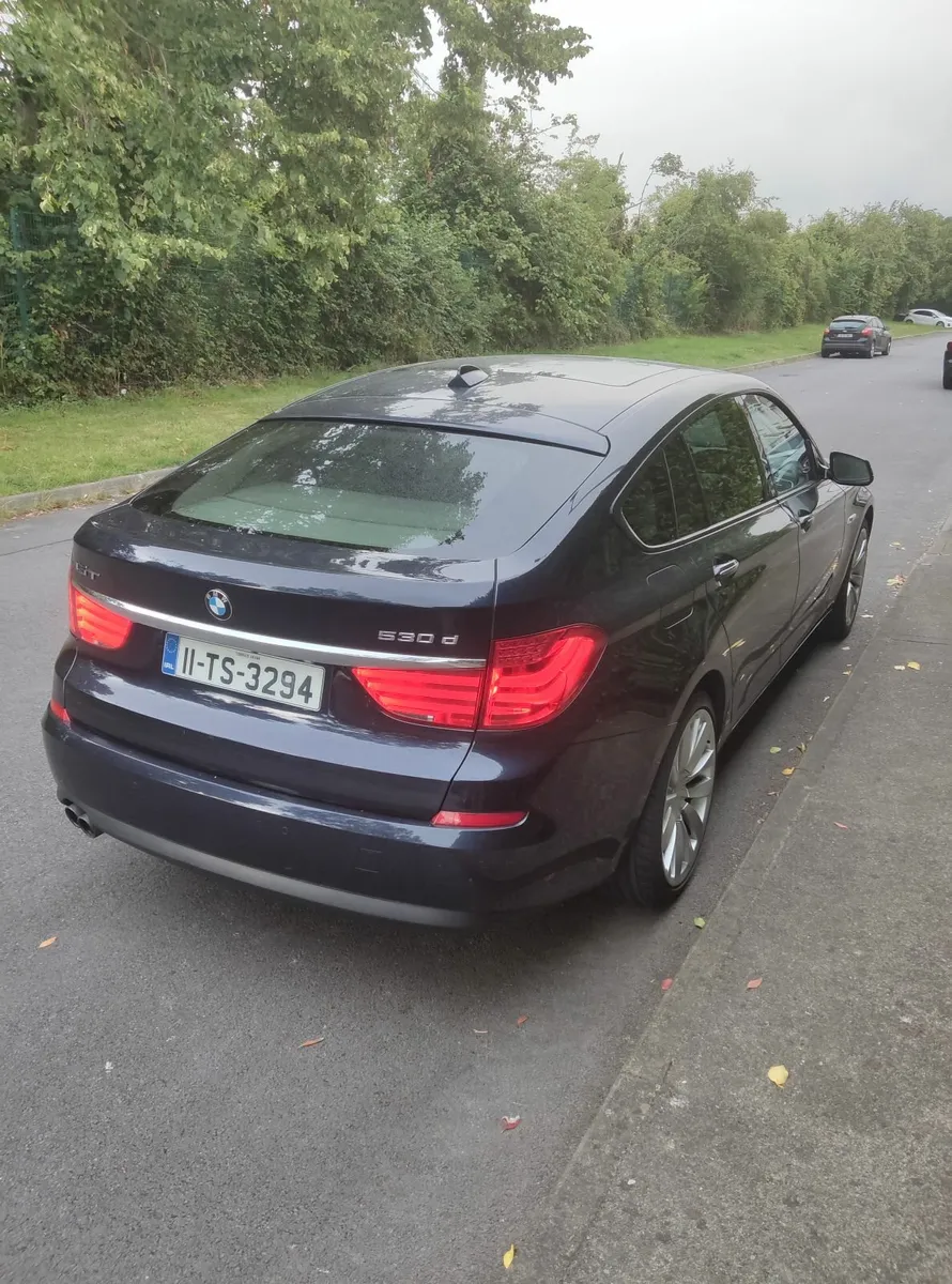 BMW 5-Series 2011 - Image 4