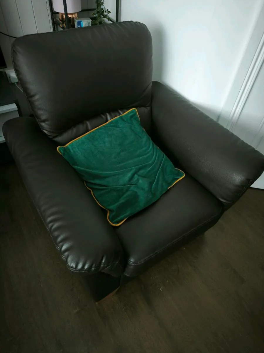 Single seat couch - Image 2