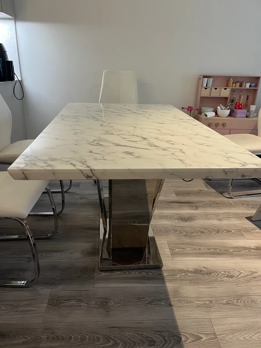 Dining table - Image 3