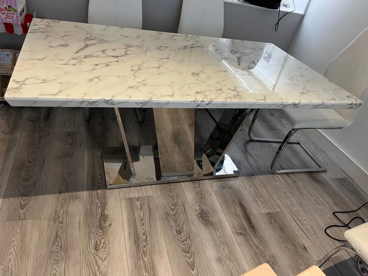 Dining table - Image 4