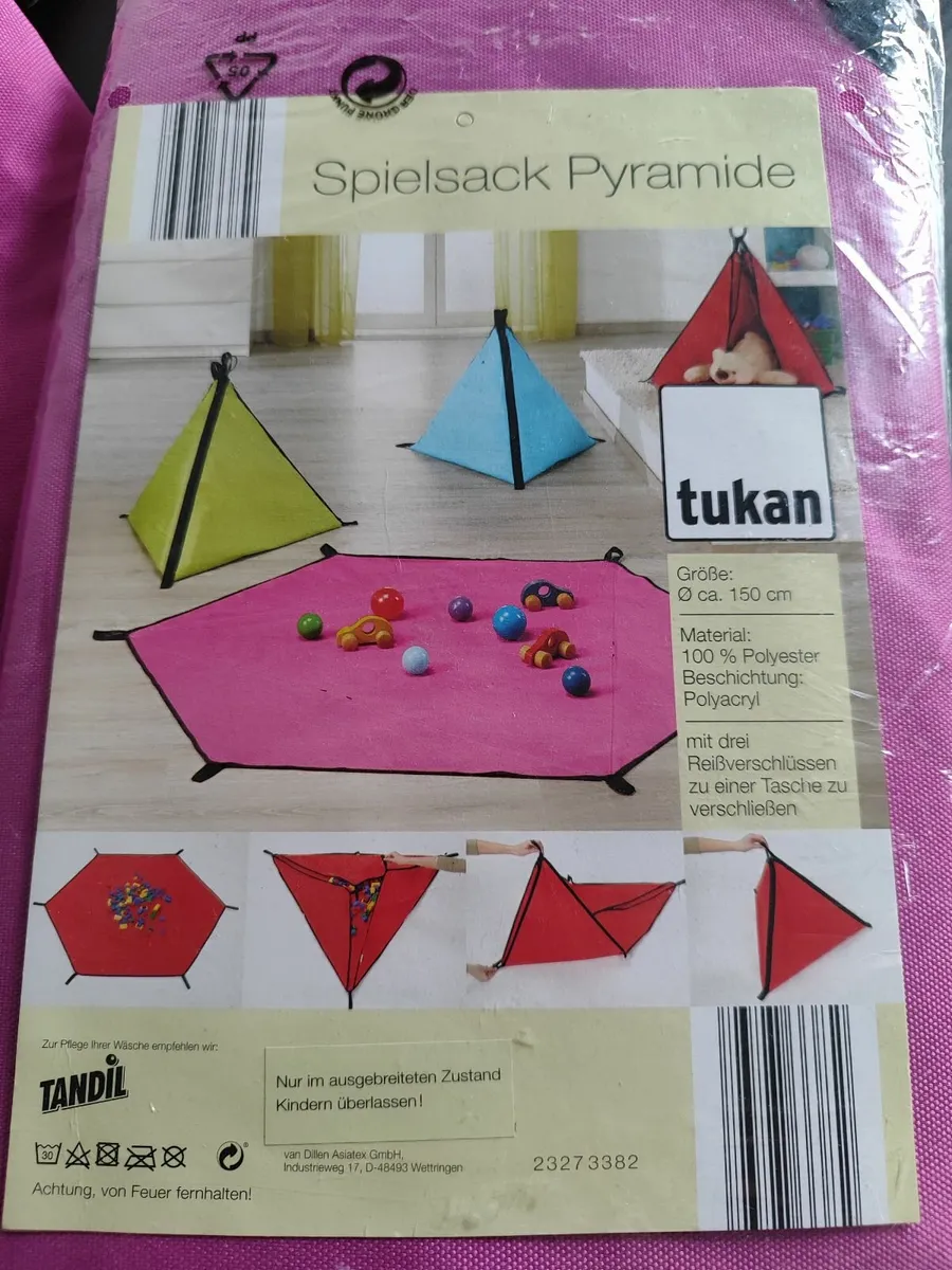 Handy toy storage and play mat - Image 1