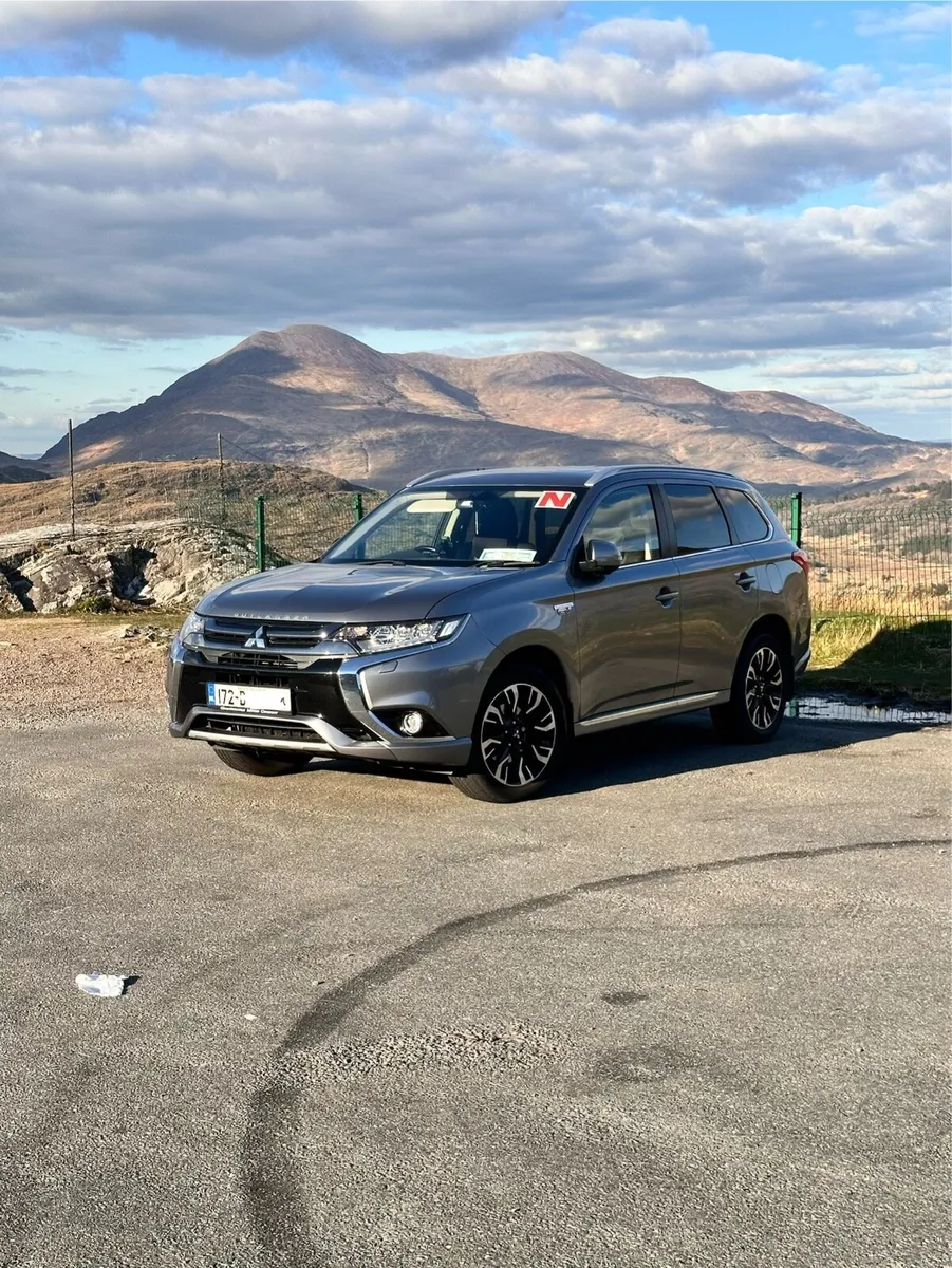 Low Mileage Mitsubishi Outlander PHEV for Sale - Image 4