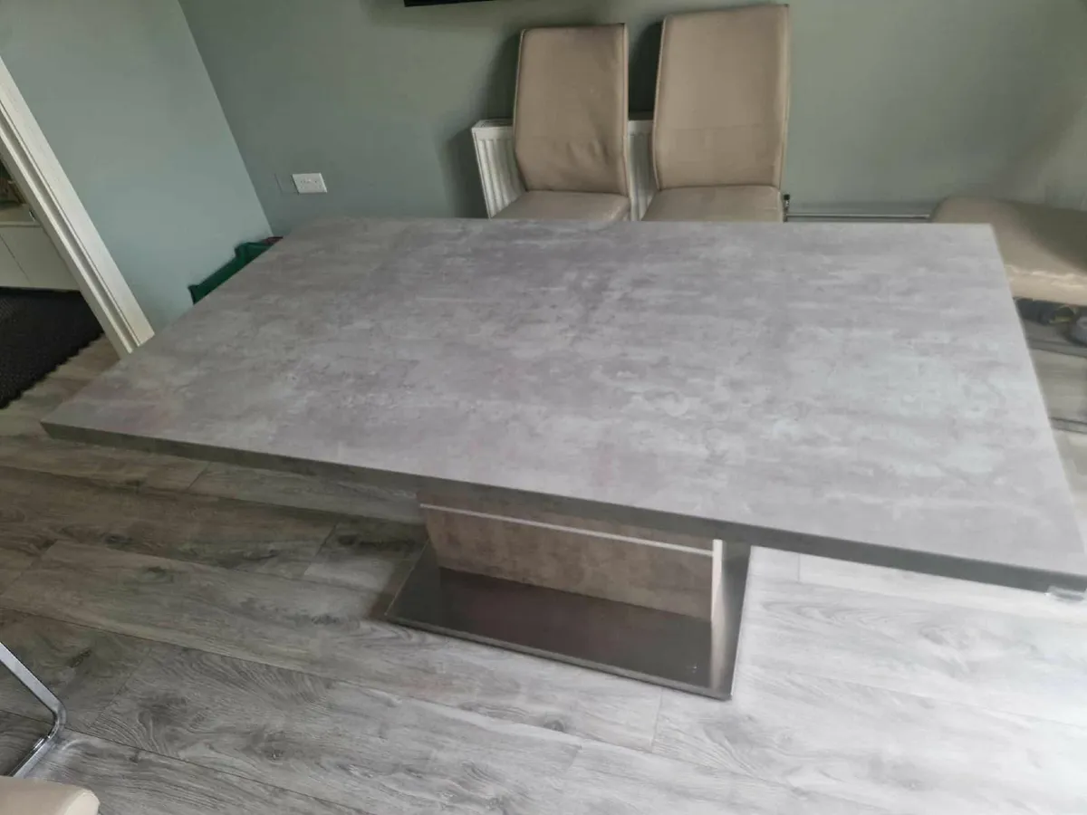 Kitchen table - Image 2
