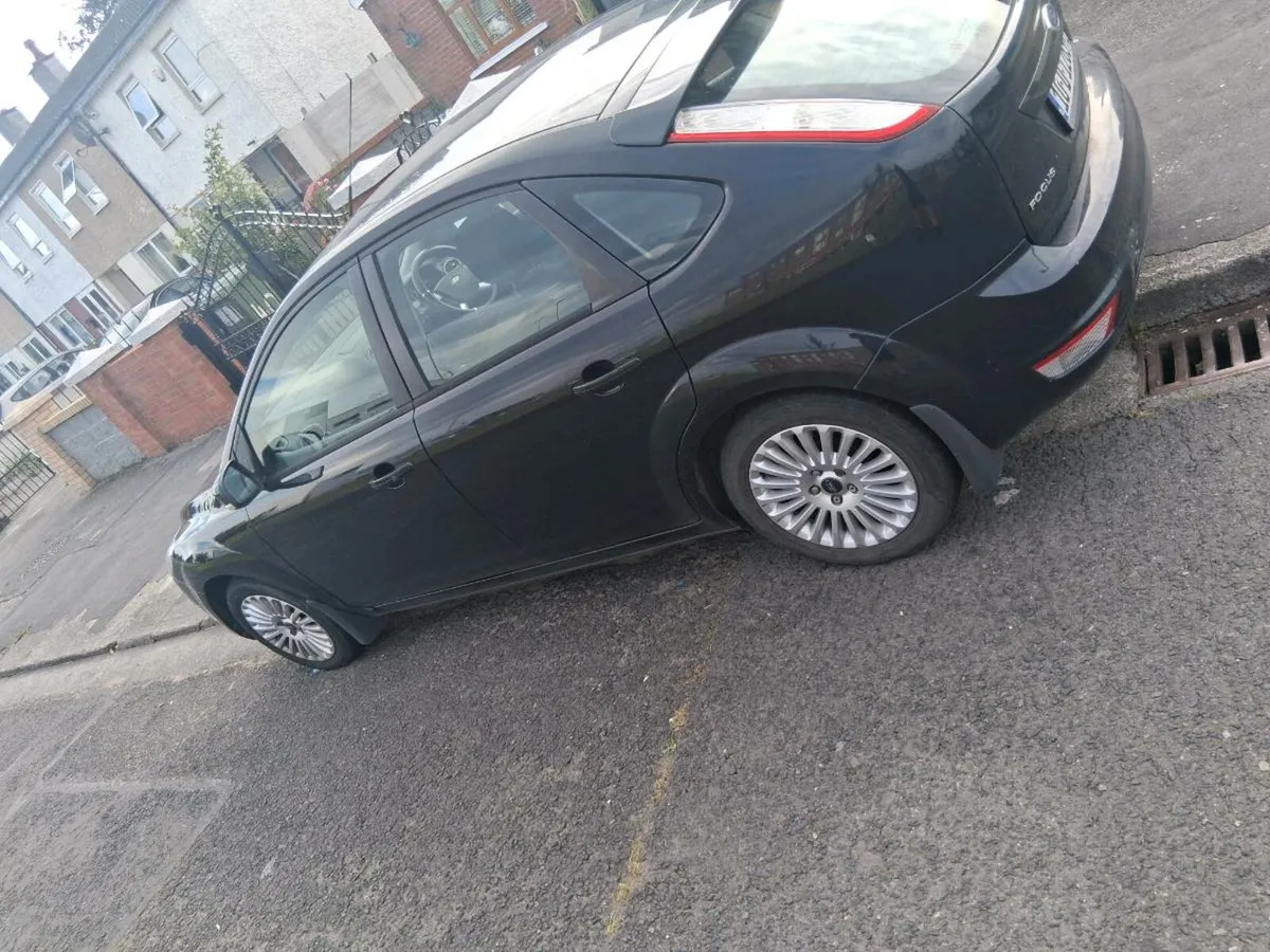 Ford focus 2010 - Image 1