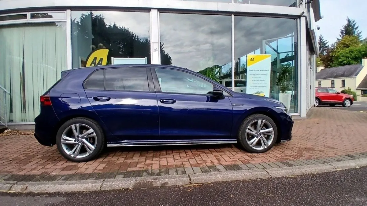 Volkswagen Golf 2.0 TDI 150HP R-line  1 Owner  At - Image 4