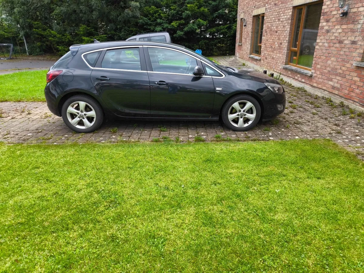 Vauxhall Astra 2012 - Image 3