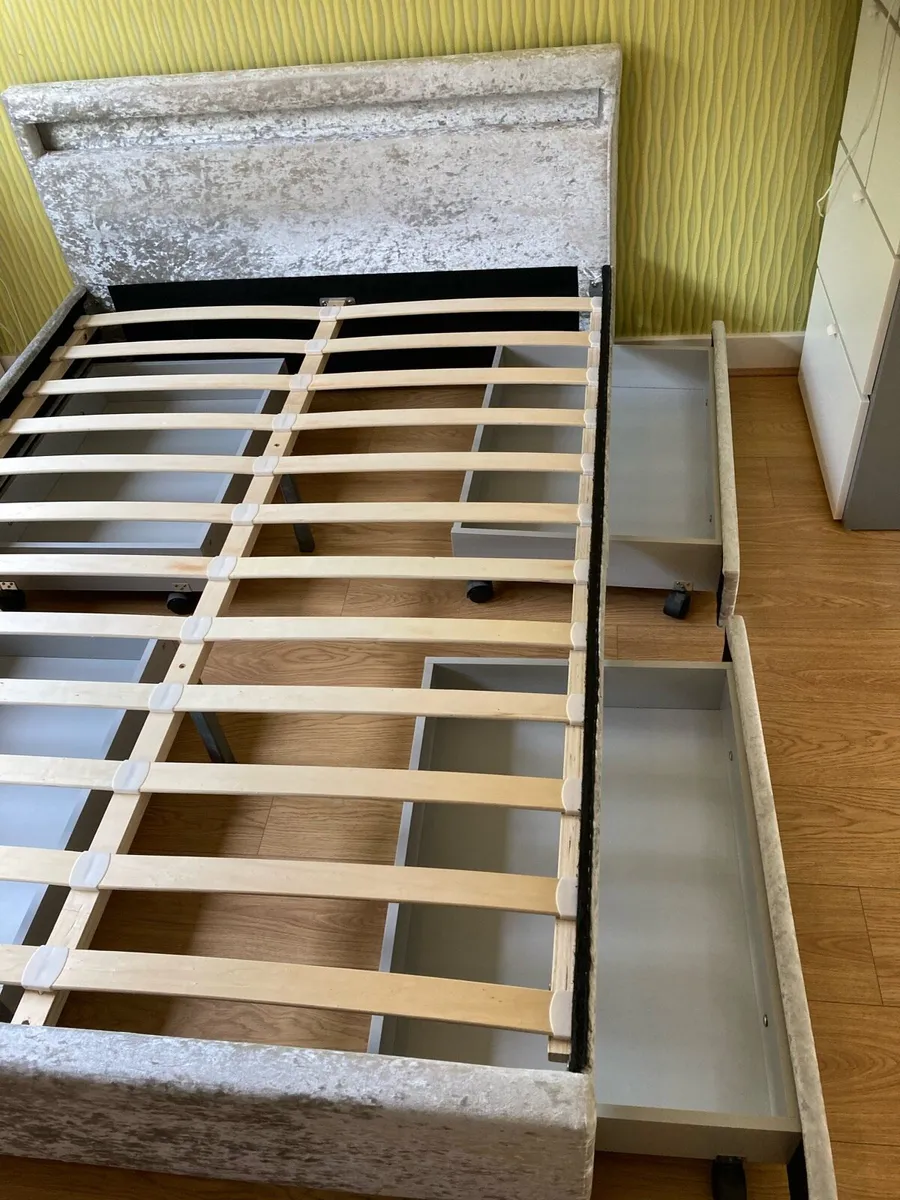 Bed frame - Image 4