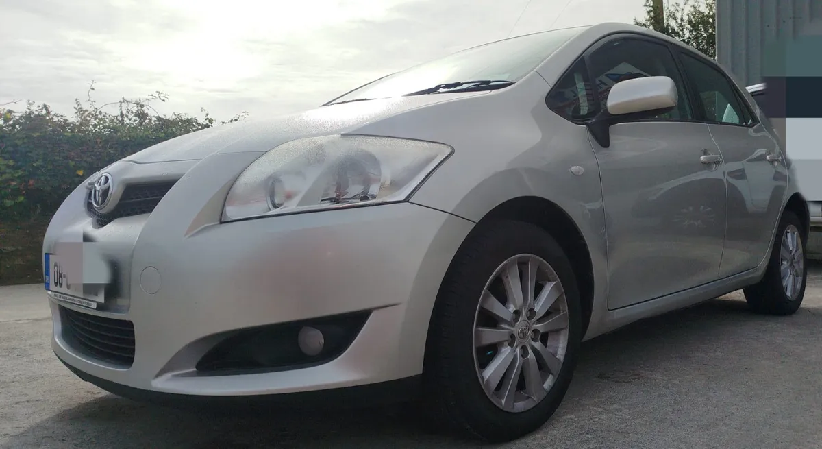 Toyota Auris 2008 - Image 2