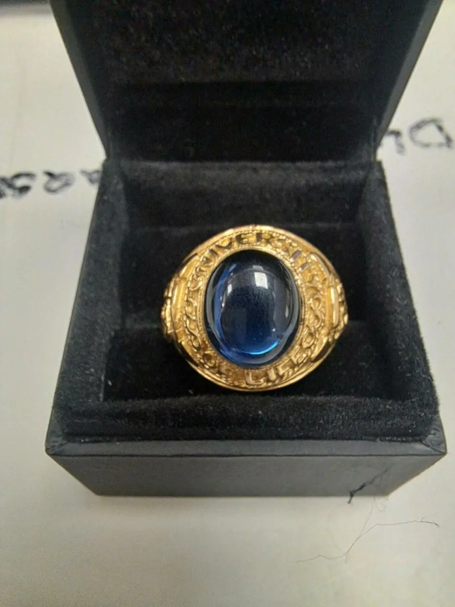 9ct Gold College Ring 9k - Image 1