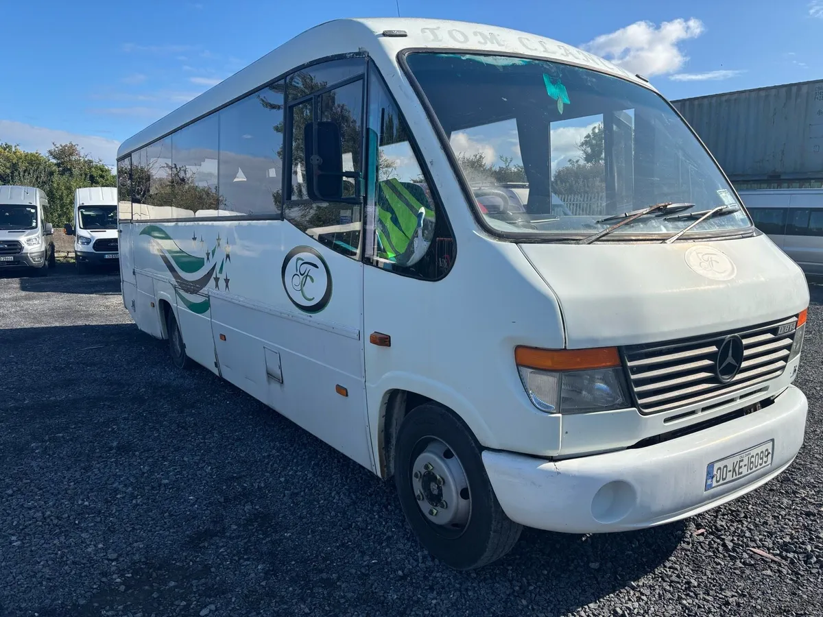 2000 Mercedes cheetah 33 seater - Image 2