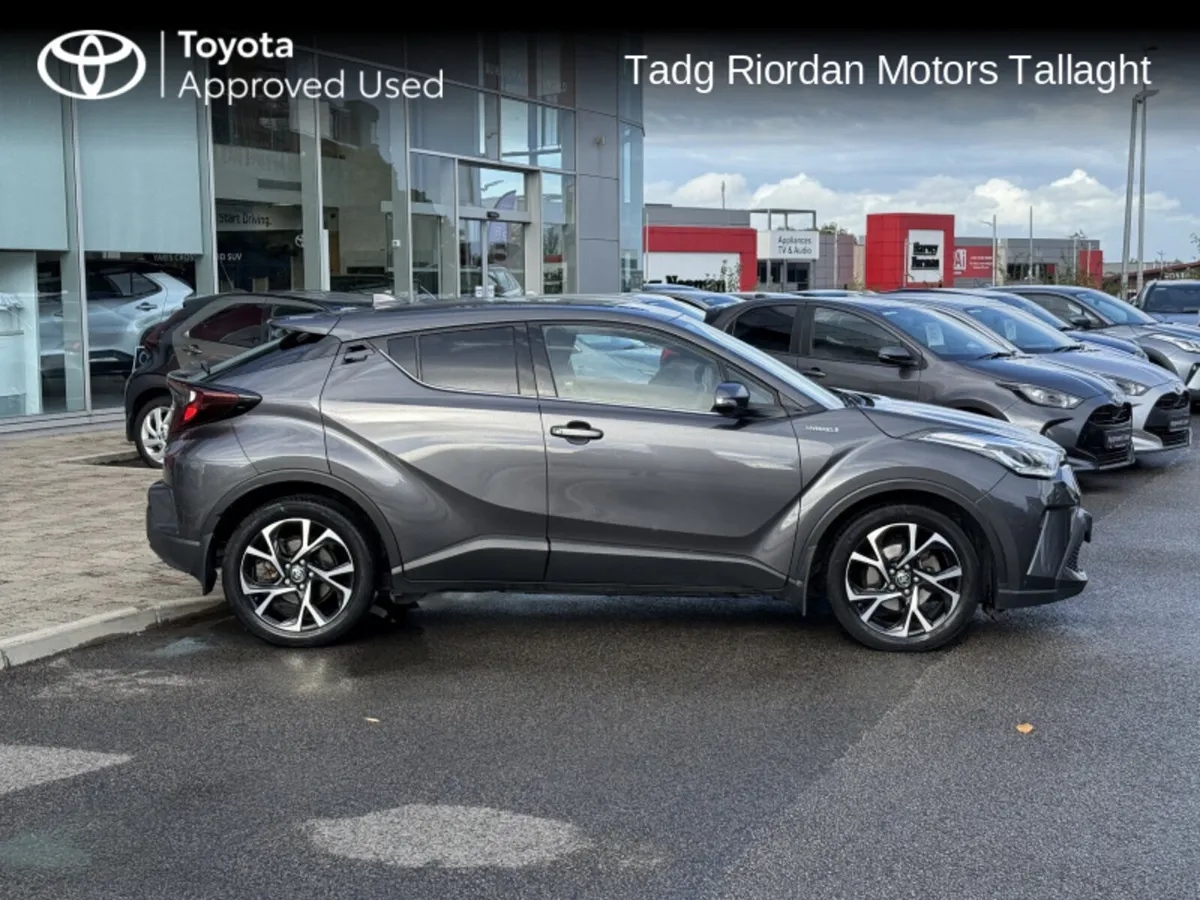 Toyota C-HR 1.8 HYBRID SPORT*** 1 OWNER FROM TADG - Image 3