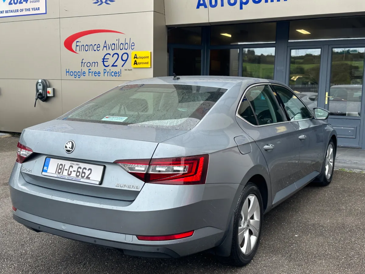 2.0 TDI AMBITION - SAVE 2000eur - Image 3