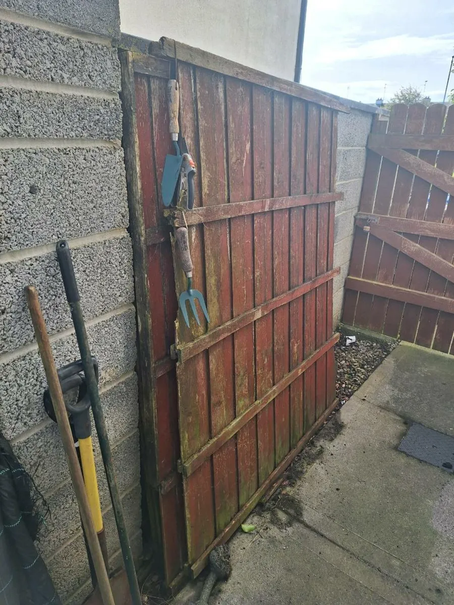 Free to take away.Old Garden fence timber panels - Image 1
