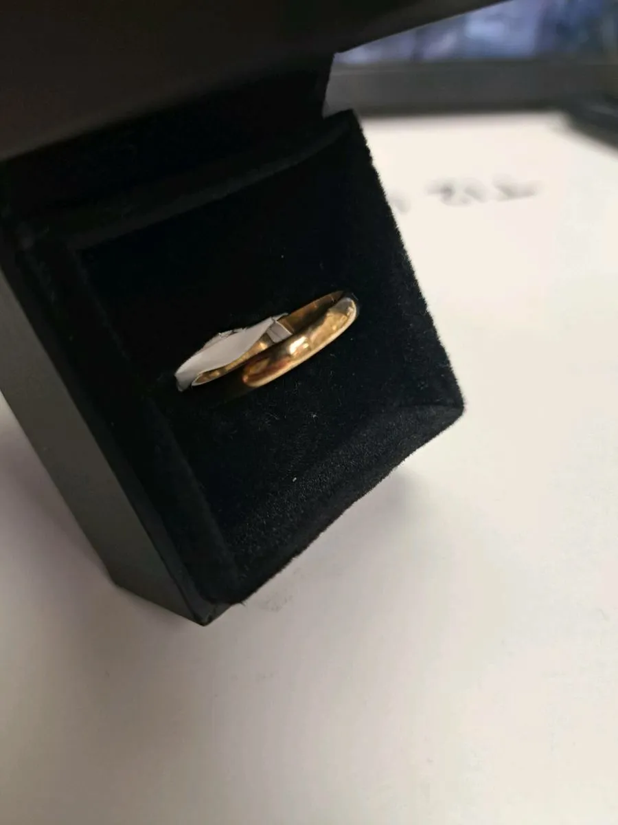 9ct Gold Wedding Band 9k - Image 2
