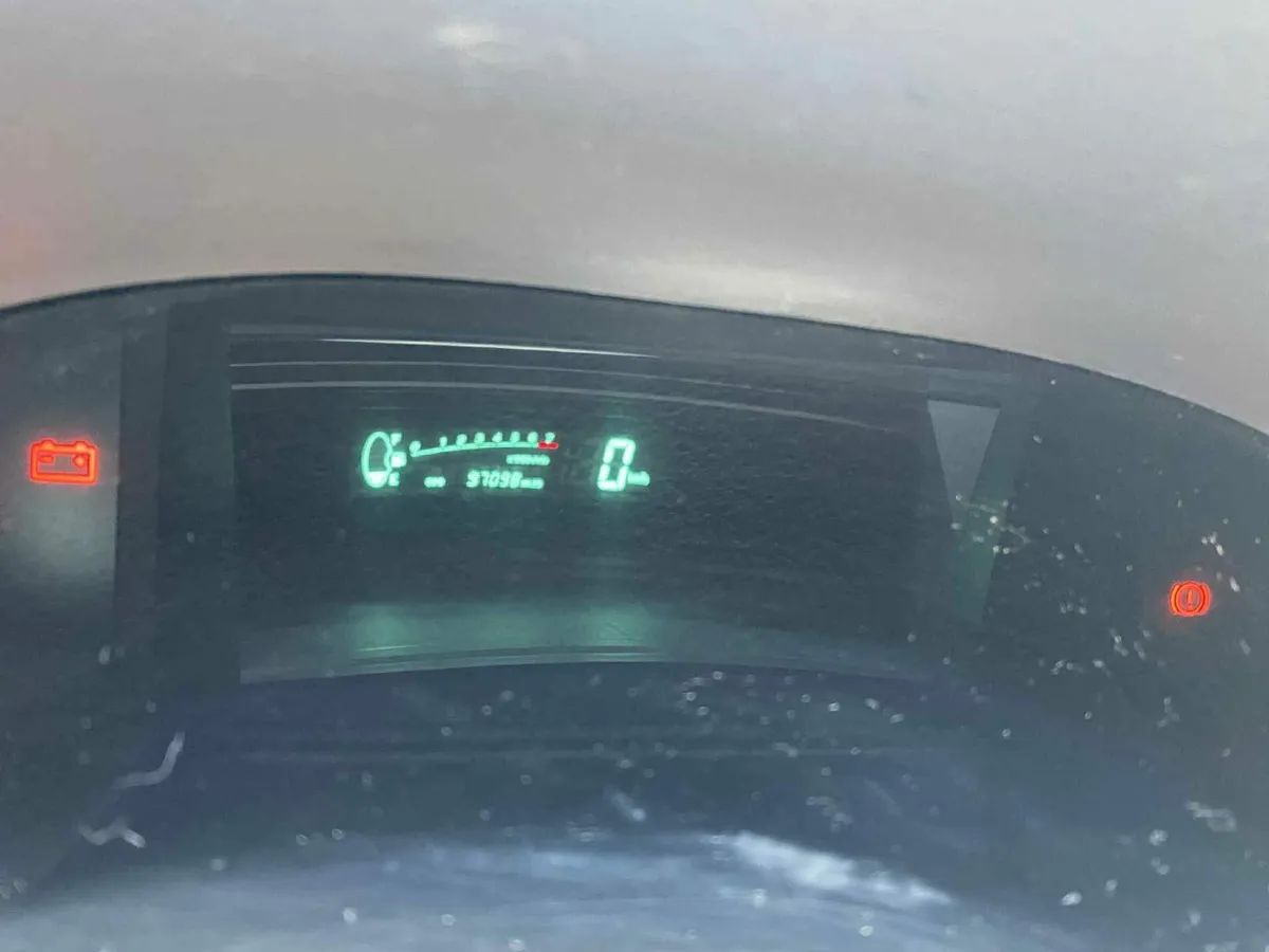 Toyota Yaris 2002 - Image 4