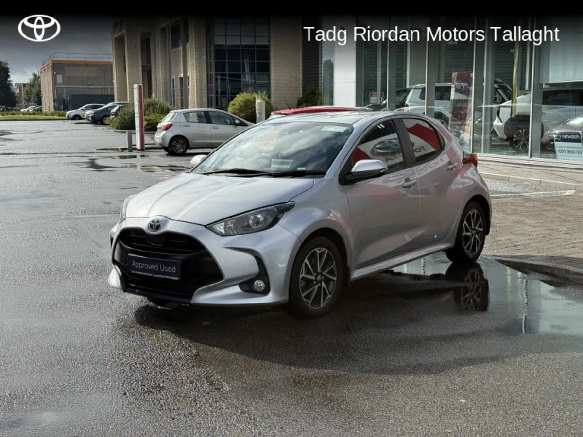 Toyota Yaris 1.5 HYBRID L/SPORT - Image 3