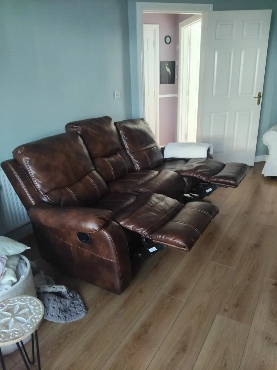 Leather couch - Image 1
