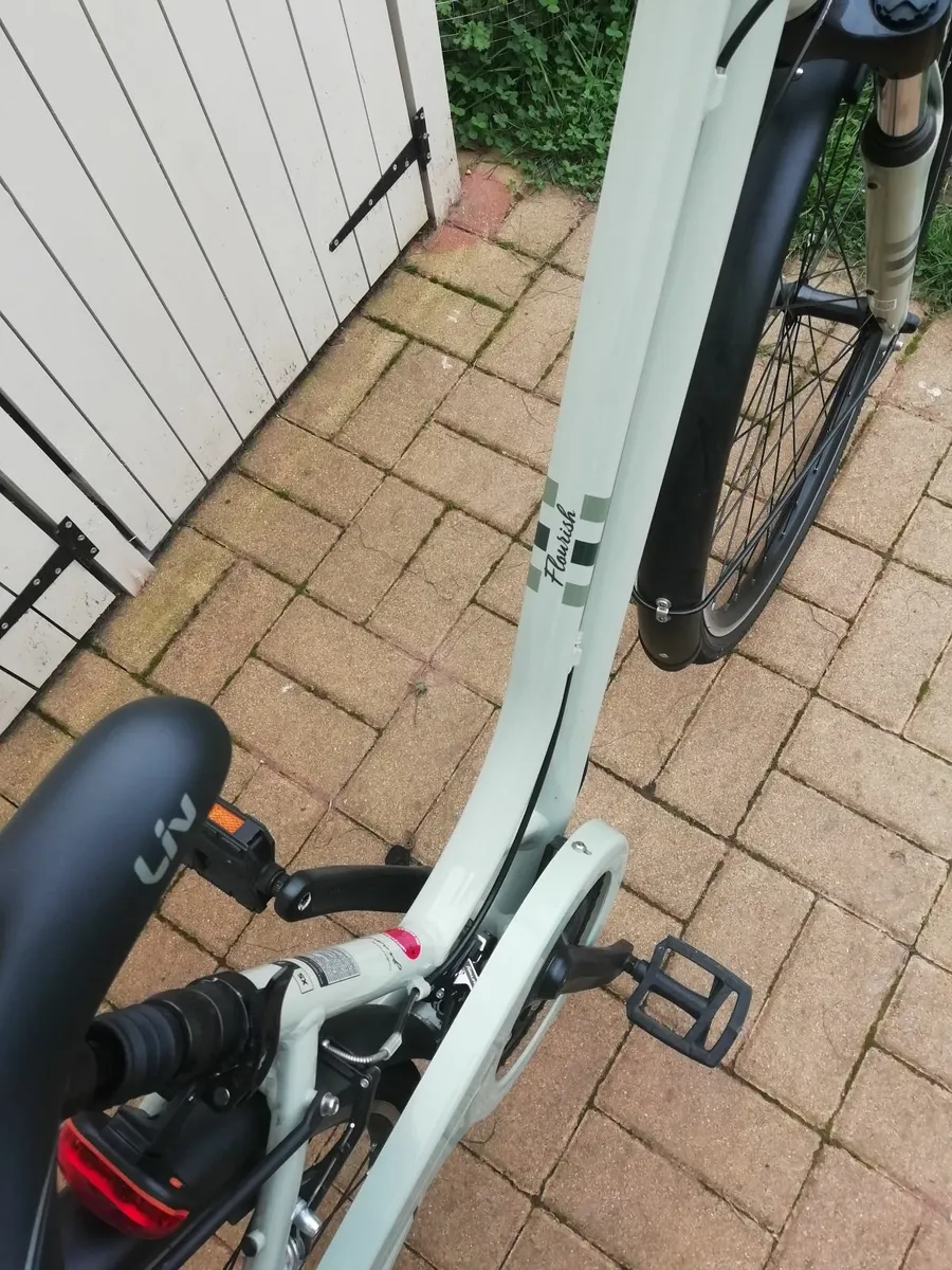 Women's Liv Flourish FS XS Hybrid Bike - Image 3