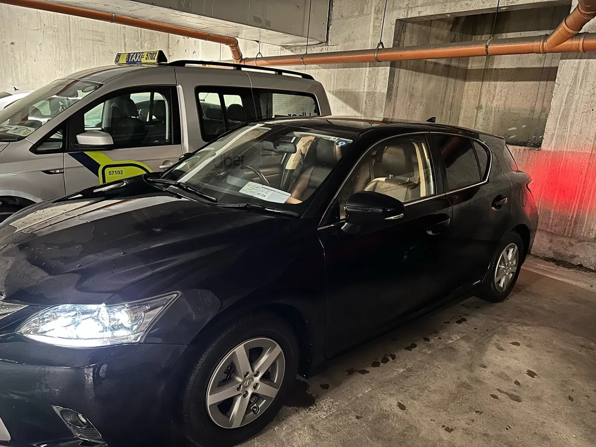 LEXUS CT 200 HYBIRD 2015 * immaculate condition * - Image 4